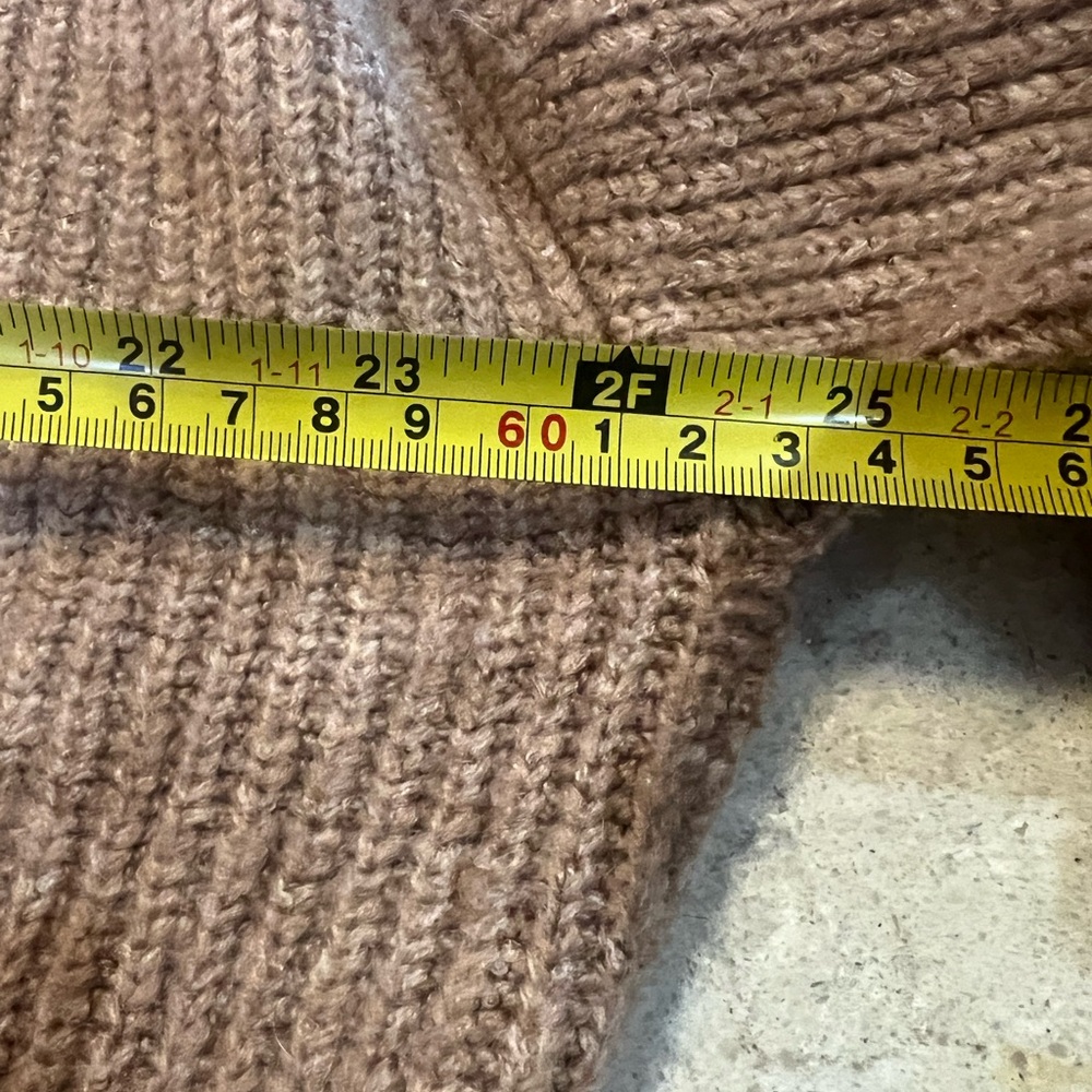 Over Size Tart Off-the-Shoulder Twist-Back Crop Sweater - Dusty Pink - Picture 5 of 8